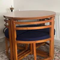 میز با چهار صندلی