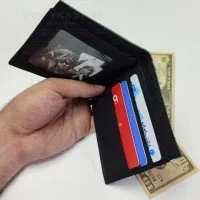 یک عدد کیف پول به همراه چیزای شخصی گم شده