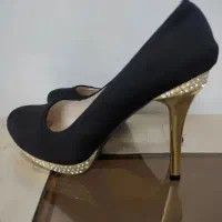 کفش قیمت پایین زدم زود فروش بره مشکل دارم