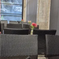 همخانه کم تردد