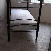 تخت 2طبقه و تشک طبی فنری رویال کفی فلزی فنس|تخت و سرویس خواب|تهران, خواجه نصیر طوسی|دیوار