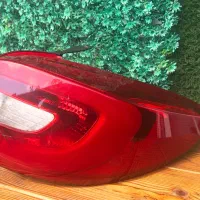 چراغ خطر (عقب) ۲۰۷ مدل ۱۴۰۳ دارای یک ترک ریز