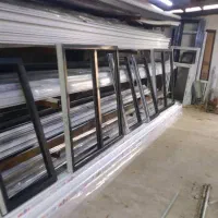 پنجره یو پی وی سی با ۱۰ سال ضمانت / سفید و مشکی