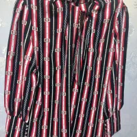 تعدادی لباس و وسیله خونه