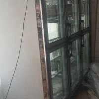 یخچال و قفسه های سوپرمارکت