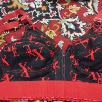 سوتین|لباس|یزد, |دیوار