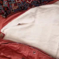 لباس دخترانه سالم و تمیز