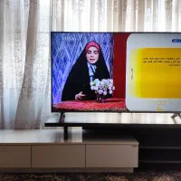 تلویزیون با میز تلوزیون فروش فوری با تخفیف ویژه|تلویزیون و پروژکتور|پاکدشت, پاکدشت (مامازند)|دیوار