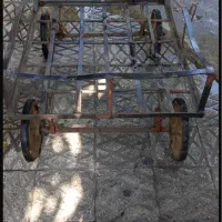 گاری آهنی چهارچرخ