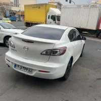 مزدا۳ مدل ۹۶ سفید