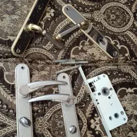 دستگیره و قفل درب