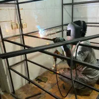 جوشکاری و تخریب دیوار