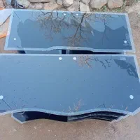 دو عدد زیر تلویزیون