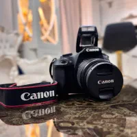 دوربین Canon 2000D همراه سه پایه و وسایل جانبی