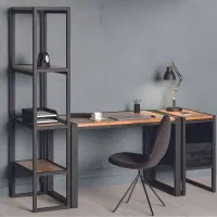 میز تحریر و کامپیوتر