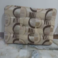 پشتی دکمه دار