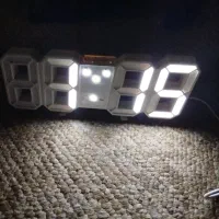 ساعت رومیزی دیجیتال بسیار شیک