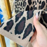 ست بافت|لباس|کاشان, شهرک خاتم الانبیا (مسکن ملی کاشان)|دیوار