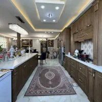 نگین جمهوری ۱۸۵ متر بی بدیل