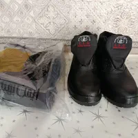 فروش دو جفت پوتین جنس ضخیم و کفی محکم سایز 42