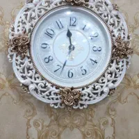 ساعت دیواری سفید طلایی
