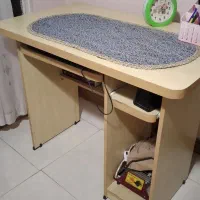 میز تحریر یا کامپیوتر