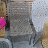 صندلی پلاستیکی|صندلی و نیمکت|قم, قلعه کامکار|دیوار