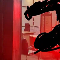 تابلو چلونیوم و ال ای دی