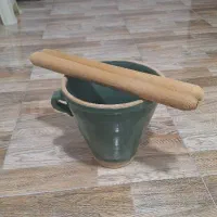 کشک ساب سفالی و چوب|ظروف پخت‌وپز|شاهین‌شهر, خانه کارگر|دیوار