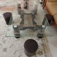 میز پذیرایی با شیشه ده میل دارای ۴ نیمکت چوبی|مبلمان خانگی و میز عسلی|خمین, |دیوار