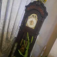 یک عدد ساعت ایستاده سالم