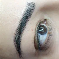 مدل برای میکروبلیدینگ ابرو و آرایش دائم