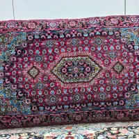 یک دست پشتی ، فرش نفیس ،در حد نو