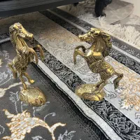 مجسمه برنجی