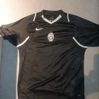 ۳ تا لباس ورزشی فوتبال و یک کفش استوک