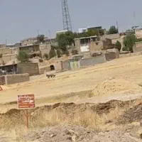 یک قطعه زمین ۱۰۰ متری