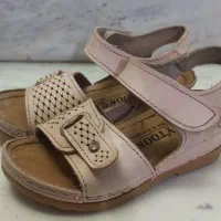 کفش|کفش و لباس بچه|قم, امامزاده ابراهیم|دیوار