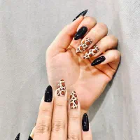 استخدام ژلیش کار و طراح ناخن