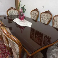 یک دست میز ناهار خوری ۸ نفره  با شیشه روی میز