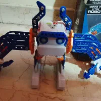 ربات سخن گو که راه میرود کاملا پیشرفته