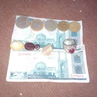 سنگ باباقوری و عقیق و کوارتز و سکه و وسایل غیره