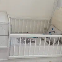 تخت نوزاد نوجوان کاملا سالم در حد نو