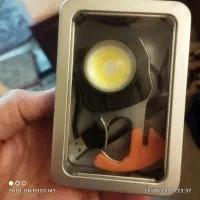 چراغ پیشانی بند هم دستی است  گیره ای قوی  چشمک زن