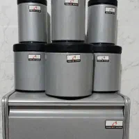 سرویس اورانوس، بدنه و درب فلزی