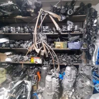 لوازم یدکی و بدنه نو و استوک خارجی|قطعات یدکی و لوازم جانبی|شیراز, ریشمک|دیوار