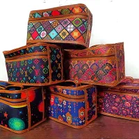 جا سیخی|ظروف نگهدارنده، پلاستیکی، یک‌بارمصرف|قم, مسجد امام حسن|دیوار