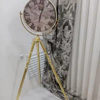 ساعت ایستاده سه پایه شیک