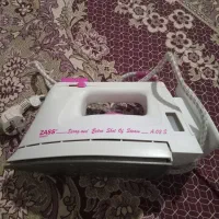 یک عدد اتو بخار کاملن سالم و پایه دار