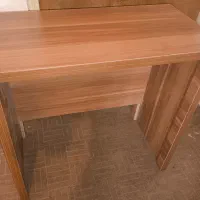 میز تحریر و لپتاپ نو