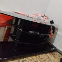 میز تلویزیون شیشه ای